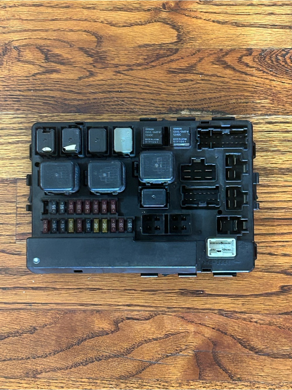 284B7AL500 Nissan Infiniti Intelligent Power Distribution Module (IPDM) / Engine - Picture 5 of 10
